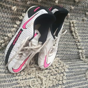 Soccer cleats